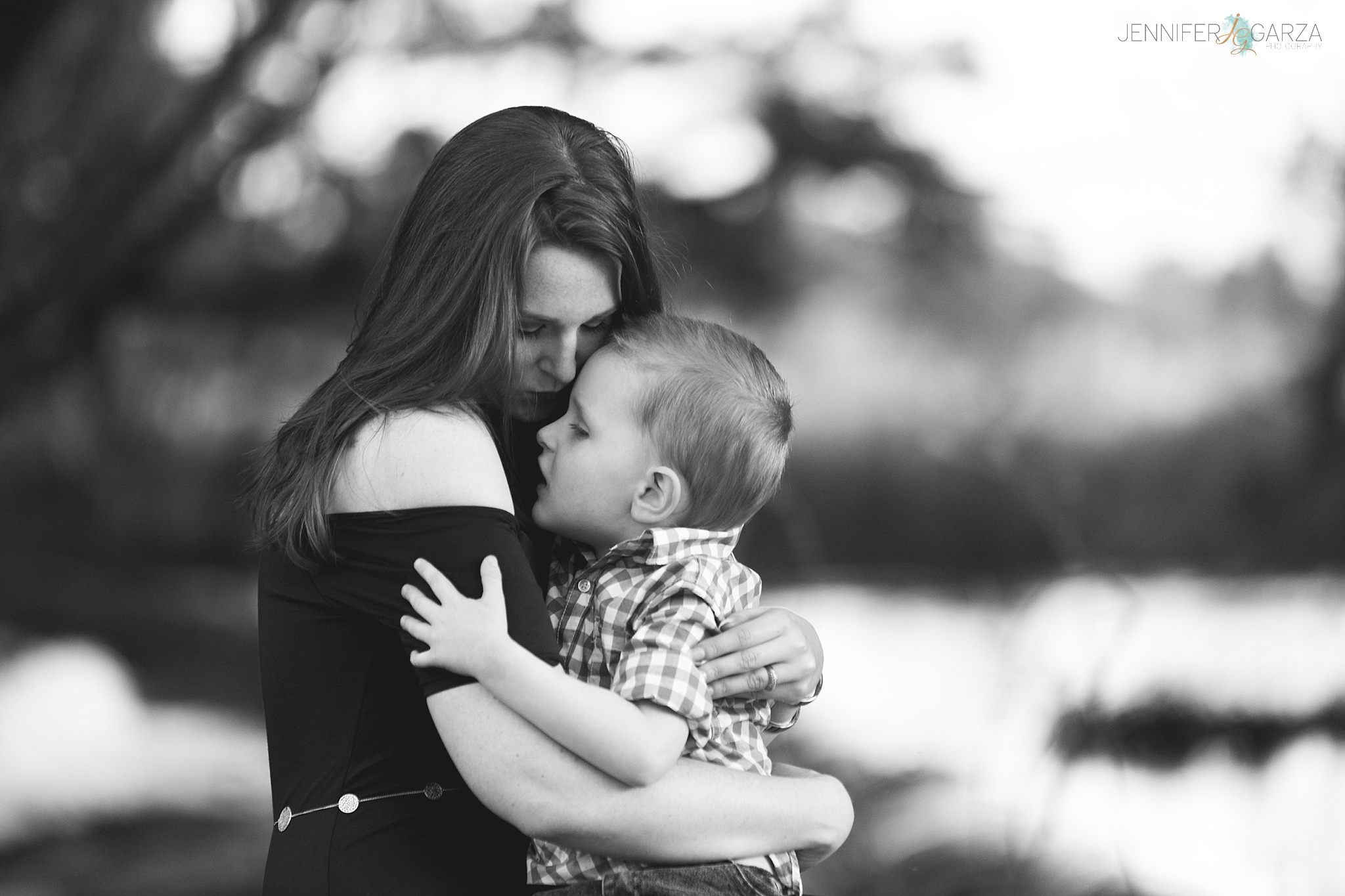 The Moffitt Family Photo Session at Golden Ponds Nature Area in Longmont, Colorado.