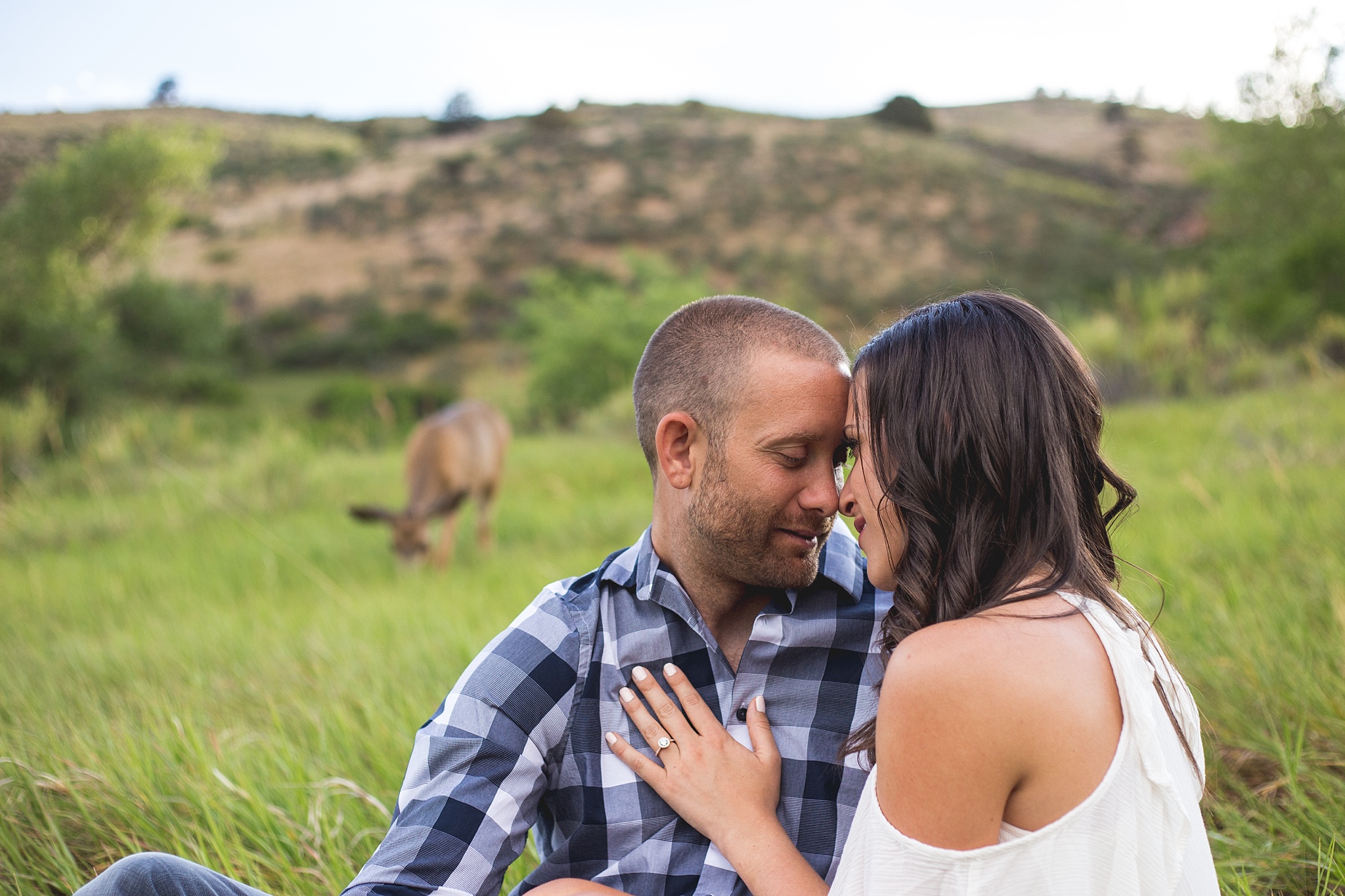 Fort Collins Engagement Photos by Jennifer Garza Photography, Horsetooth Reservoir Engagement Photos, Horsetooth Reservoir Engagement Photography, Fort Collins Engagement, Fort Collins Engagement Photography, Soderberg Trail Engagement, Colorado Engagement, Colorado Engagement Photos, Engagement Photography, Colorado Engagement Photographer, Deer, Deer Photobomb, Nature, Magical Deer