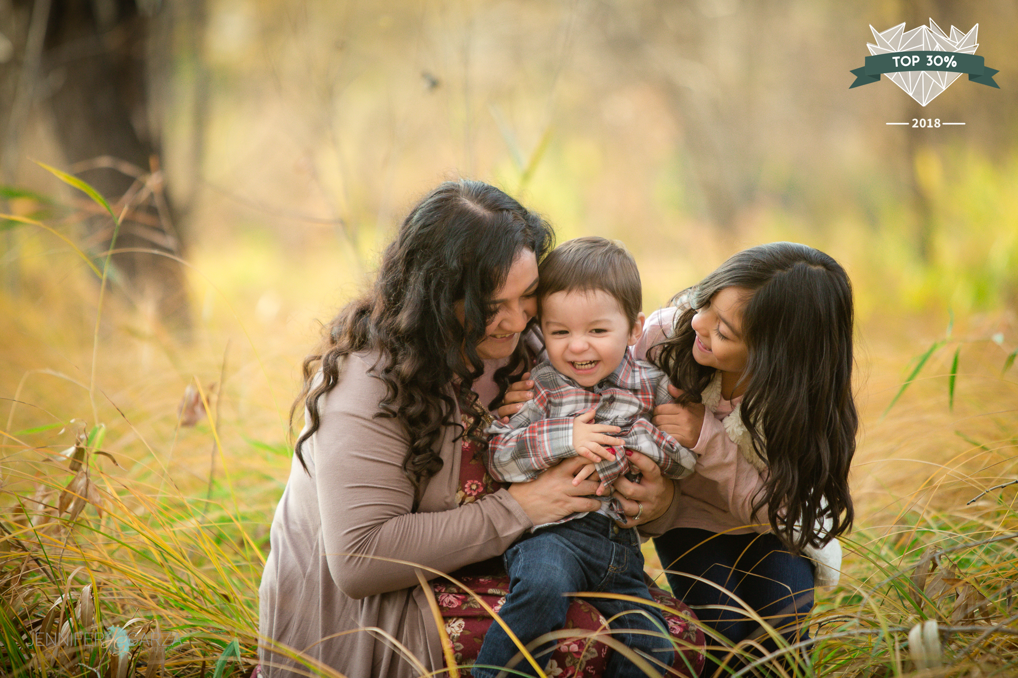 Mom playing with her kids during fall family portraits. The Aguayo Family’s Fall Family Photo Session at Golden Ponds Nature Area by Colorado Family Photographer, Jennifer Garza. Golden Ponds Nature Area Family Photographer, Golden Ponds Nature Area, Golden Ponds, Golden Ponds Family Photographer, Longmont Family Photography, Longmont Family Photographer, Colorado Family Photos, Colorado Family Photographer, Colorado Fall Photos, Fall Photos